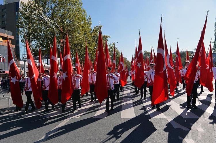 Felicitaciones por la Proclamación de la República del 29 de octubre (TURQUÍA)